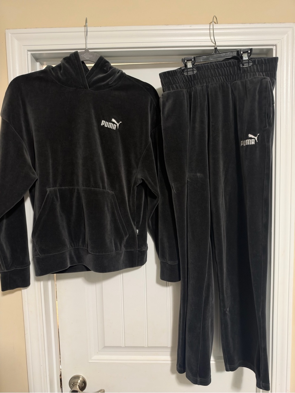 Puma Black Velour Hoodie & Joggers Set - Logo Accent